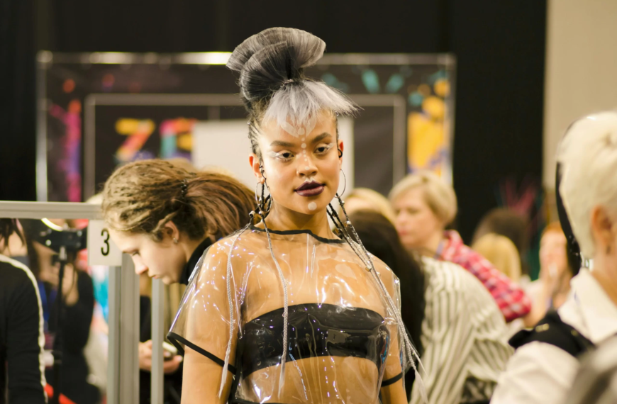 Top 10 Female Fashion Designers Behind Iconic Fashion Trends